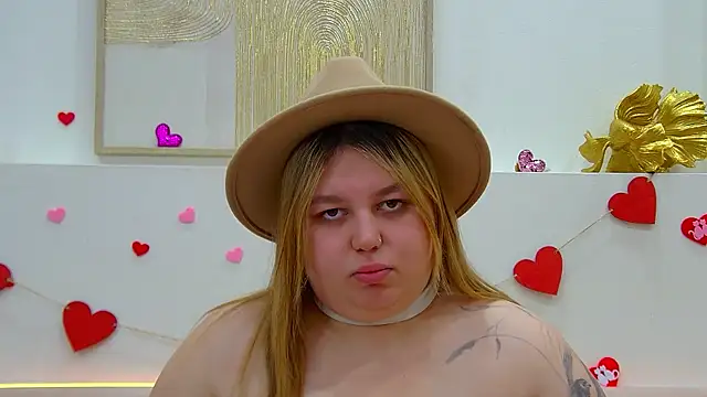 LillianKim online show from February 12, 2026, 6:51 pm