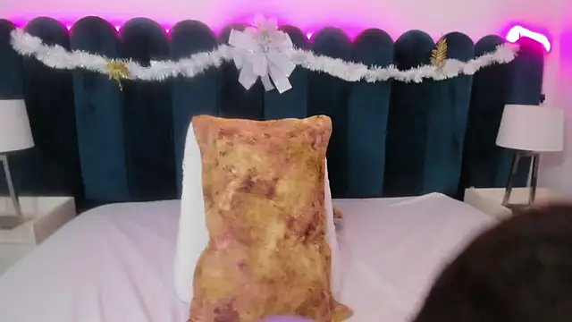 Snapshot of marianaaguii chatting on December 2, 2025, 2:19 pm marianaaguii online show from December 2, 2025, 2:19 pm