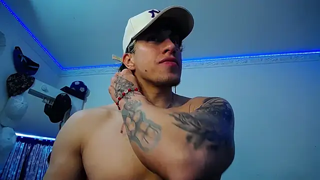 strongboy  online show from September 20, 2025, 6:57 pm