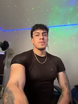 Snapshot of strongboy_ chatting on February 9, 2026, 9:13 pm strongboy online show from February 9, 2026, 9:13 pm