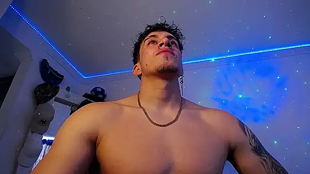 strongboy  online show from November 6, 2025, 7:07 pm