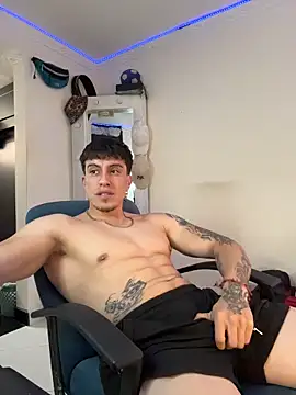 Snapshot of strongboy_ chatting on May 14, 2026, 5:54 pm strongboy online show from May 14, 2026, 5:54 pm