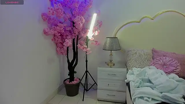 KendalStallyon online show from September 24, 2025, 8:04 pm