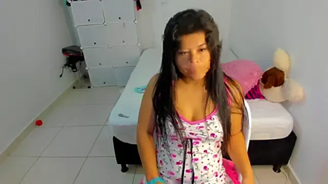 Snapshot of sweetnia chatting on June 7, 2026, 3:39 pm sweetnia online show from June 7, 2026, 3:39 pm