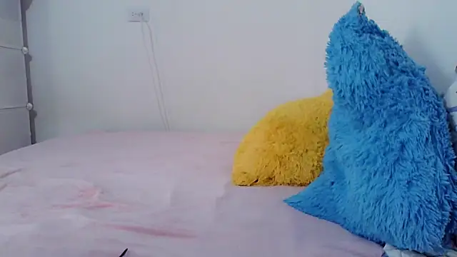 sweetnia online show from September 15, 2025, 2:28 pm