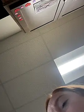 cinnatitties online show from October 23, 2025, 6:06 pm