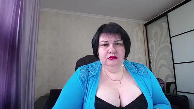 JuicyLady Di online show from December 18, 2025, 8:41 am