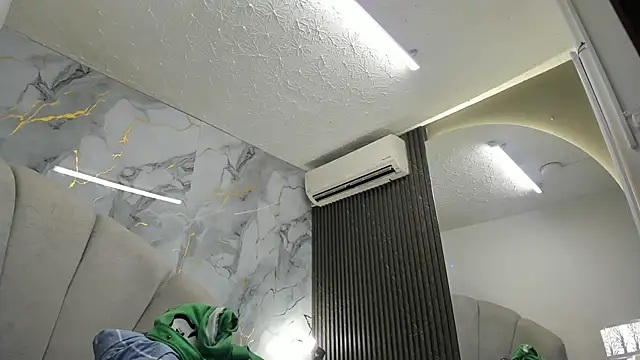 Snapshot of Katemoss70 chatting on March 2, 2025, 12:14 pm Katemoss70 online show from March 2, 2025, 12:14 pm