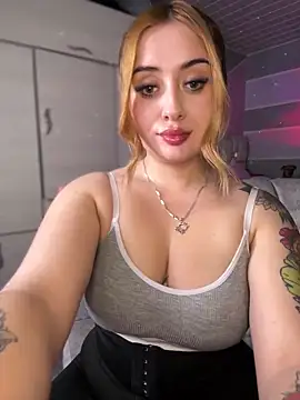 Snapshot of Sam_Thompsoon_ chatting on October 1, 2025, 1:11 am Sam Thompsoon online show from October 1, 2025, 1:11 am