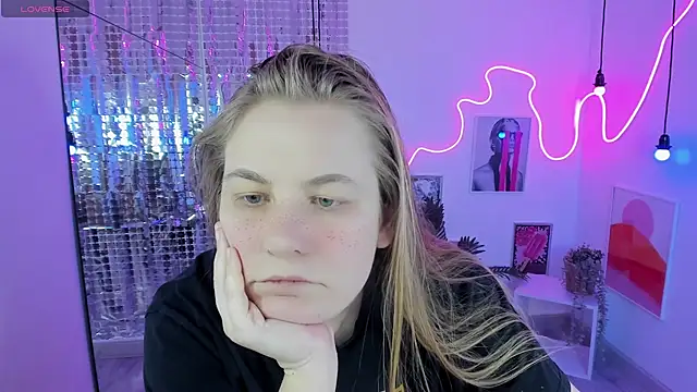 JadeSoft online show from February 26, 2025, 10:26 pm