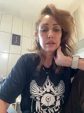 RAIRAsexy online show from November 21, 2025, 8:08 pm