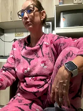 RAIRAsexy online show from October 24, 2025, 8:57 am