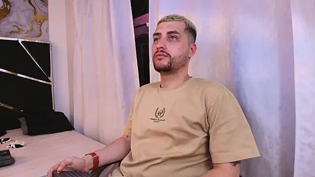 Pleasure Vibes23 online show from October 14, 2025, 10:31 pm