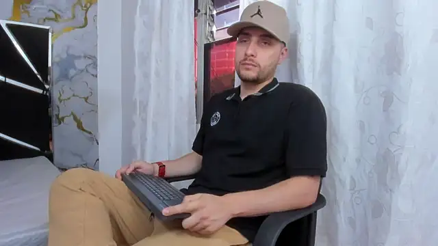 Pleasure Vibes23 online show from September 12, 2025, 9:25 pm