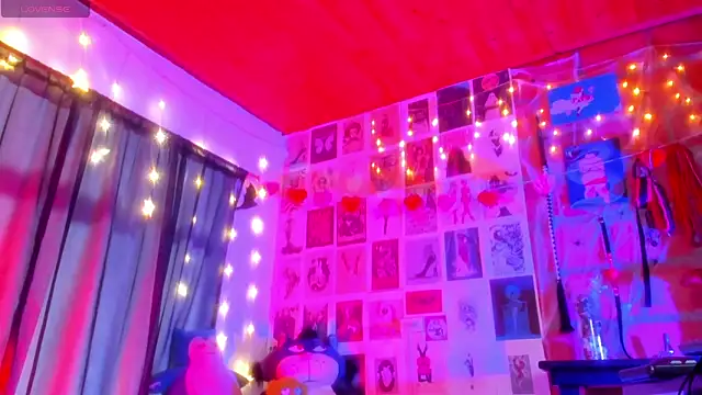 EmmaRusso online show from February 11, 2026, 9:36 pm