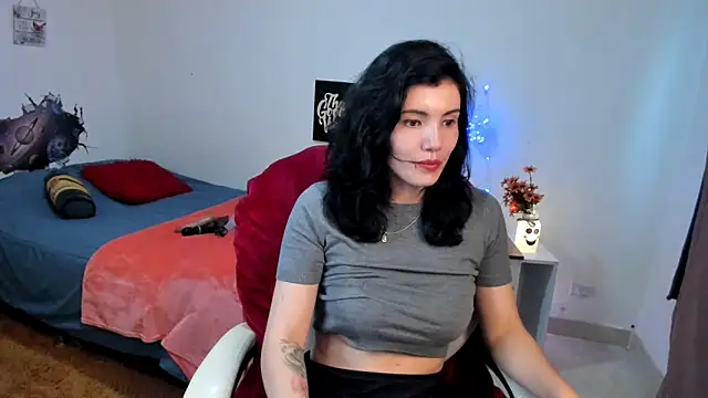 jrcamila online show from February 25, 2025, 2:26 pm