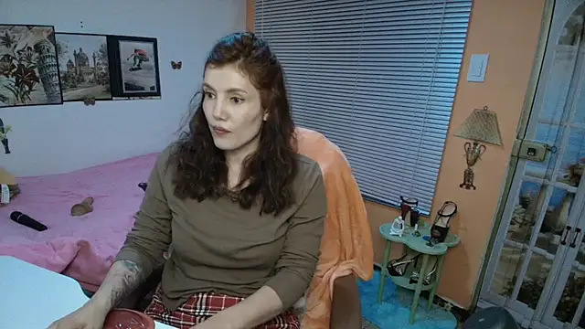 jrcamila online show from October 5, 2025, 8:43 pm