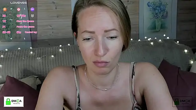 Queenymel online show from September 23, 2025, 3:08 pm