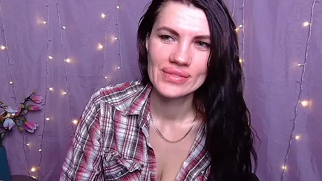 Snapshot of MilaLoona chatting on February 24, 2026, 7:31 am MilaLoona online show from February 24, 2026, 7:31 am