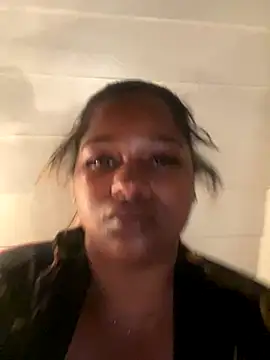 BigFineSelena online show from October 13, 2025, 3:52 am