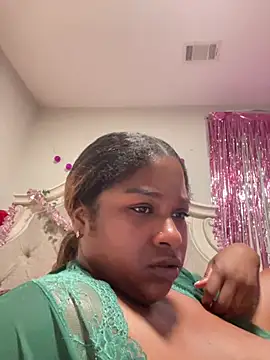 Snapshot of BigFineSelena chatting on July 3, 2026, 10:11 am BigFineSelena online show from July 3, 2026, 10:11 am