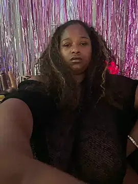Snapshot of BigFineSelena chatting on June 21, 2026, 8:14 pm BigFineSelena online show from June 21, 2026, 8:14 pm