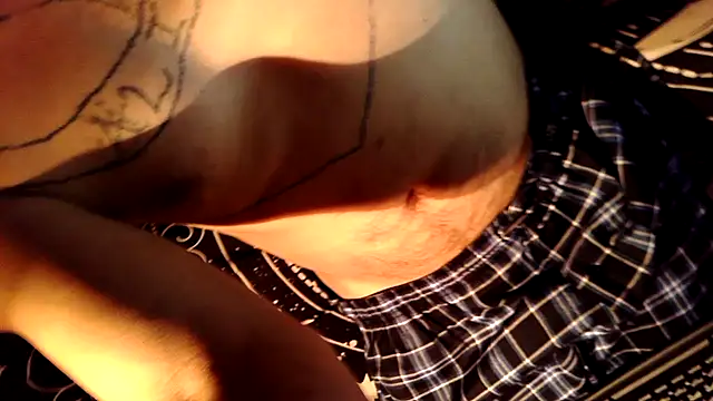 Snapshot of goodick4u28 chatting on December 5, 2025, 1:16 am goodick4u28 online show from December 5, 2025, 1:16 am