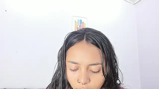 miss soffi  online show from September 30, 2025, 12:22 pm