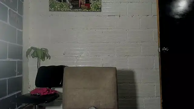 Snapshot of sarasandle chatting on March 22, 2025, 5:06 am sarasandle online show from March 22, 2025, 5:06 am