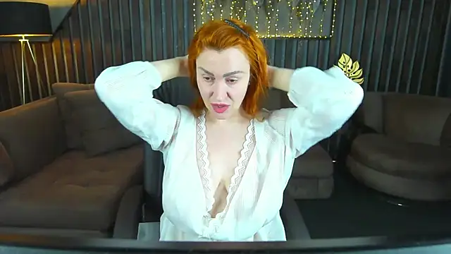 Kamilla Hot online show from April 4, 2026, 5:36 am