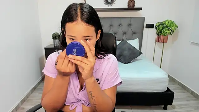 isabella florez online show from February 25, 2025, 11:10 am