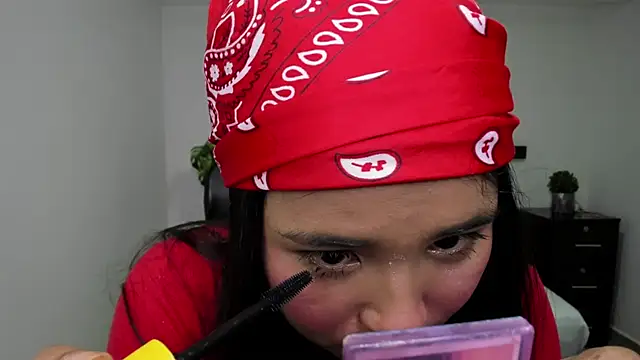 isabella florez online show from March 18, 2025, 12:17 pm