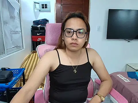 Your PrettyGirlxxx online show from February 16, 2026, 1:32 pm