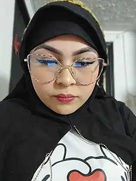 Hana    online show from April 10, 2026, 10:39 pm