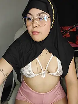 Hana    online show from March 18, 2026, 11:27 pm