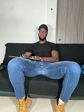 Snapshot of blackdrey18 chatting on February 18, 2026, 1:29 pm blackdrey18 online show from February 18, 2026, 1:29 pm