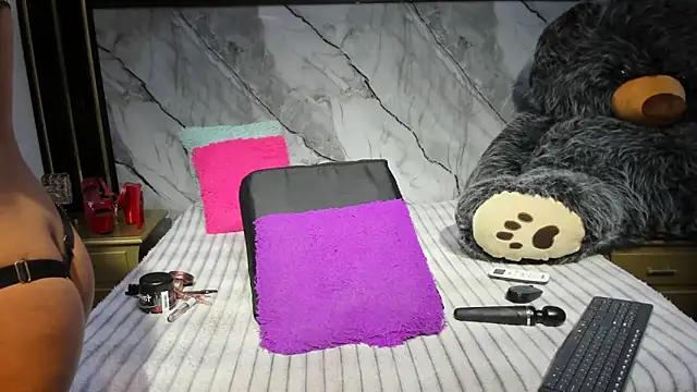 Snapshot of Niyirey1 chatting on November 28, 2025, 12:38 pm Niyirey1 online show from November 28, 2025, 12:38 pm