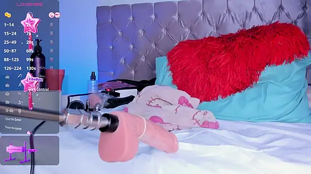 KloeePraga online show from February 16, 2025, 5:37 pm