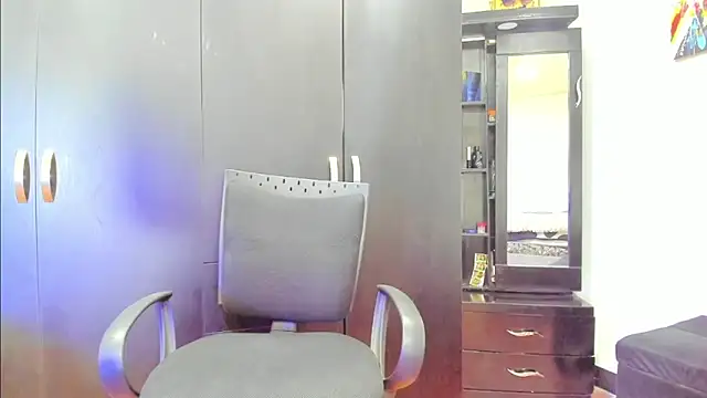 Snapshot of Candy_And_Andy_ chatting on March 19, 2025, 4:55 pm Candy And Andy online show from March 19, 2025, 4:55 pm