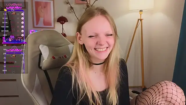 Snapshot of evangel1ne chatting on October 10, 2025, 9:26 pm evangel1ne online show from October 10, 2025, 9:26 pm