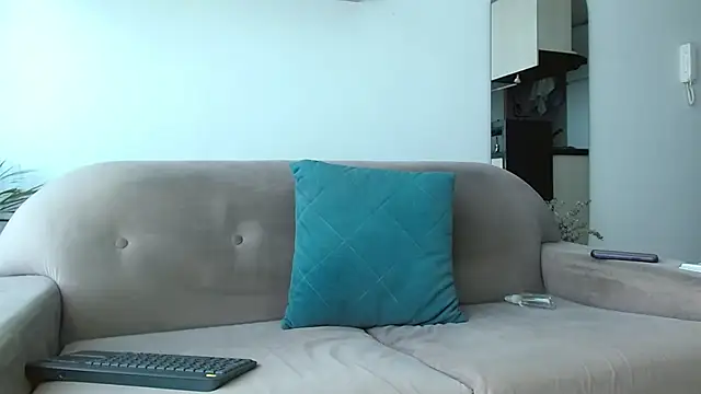 Robyn Miller online show from October 4, 2025, 1:34 pm