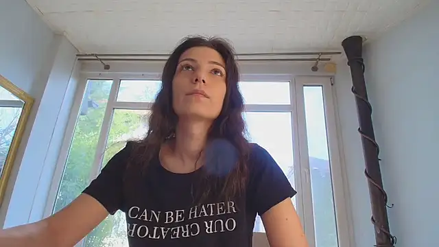 Anna Lewis online show from March 25, 2026, 7:41 am