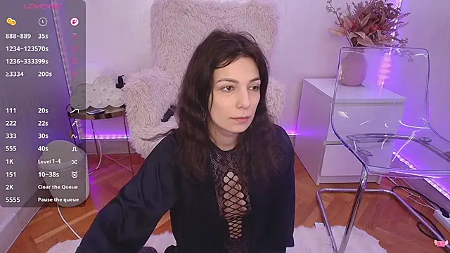 Anna Lewis online show from May 4, 2026, 6:27 am