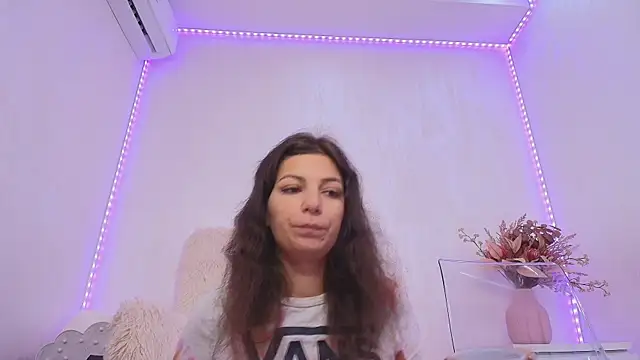 Anna Lewis online show from June 25, 2026, 6:29 am
