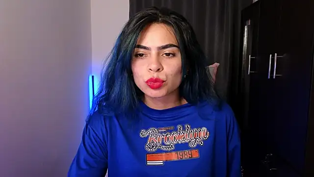 sexyladyy  online show from September 12, 2025, 11:26 pm