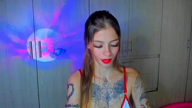 Snapshot of barbiee_05 chatting on October 29, 2025, 2:10 am barbiee 05 online show from October 29, 2025, 2:10 am