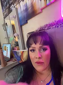 Lolaley2 online show from February 11, 2026, 1:33 pm