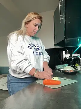 Aneri online show from April 21, 2026, 6:42 am