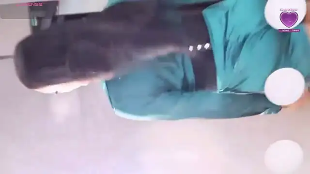 sweetcata23 online show from December 17, 2025, 8:14 pm