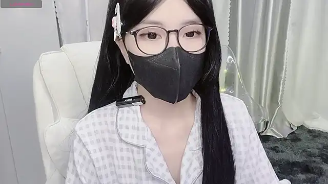 Mya Lee online show from September 24, 2025, 3:07 pm